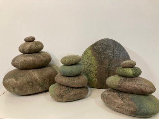 Galets et Cairns - Pascale Bertrand